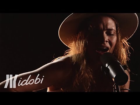 Suzanne Santo - "Best Out Of Me" (idobi Sessions)