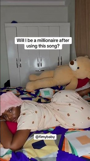 Big Ass Girl sleeping Twerk Booty clapping