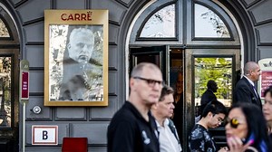 Bezoekers in tranen bij afscheid Peter R. de Vries: 'Alsof ik hem persoonlijk kende'