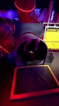 Ce magasin cache une pièce secrète !