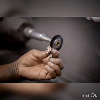 A special piece dedicated to Jewel of Africa. Written and recited by the internationally recognised and critically acclaimed Spoken word Poet @mwanangwazombe "...Telling stories beyond gemstones..." - Mwanagwa Zombe #ZambianGemstones #AuthenticJewellery #CertifiedGems #JewelOfAfrica | Jewel Of Africa