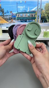Remote phone stand = the only upgrade your phone actually needs. #PUTARE#contentcreator#fyp#lazy#tiktokshopmusthaves#scrollingontiktok#remotecontrol#pageturner#camerashutter#phoneaccessoriess#summerwins #summerfinds