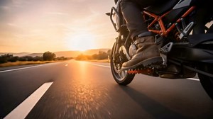 Motorcycle CNC Wide Fat Foot Pegs Rests Pedals 360° Roating MX Chopper Bobber Style Replacement for Harley Dyna Fatboy Sportster Iron 883