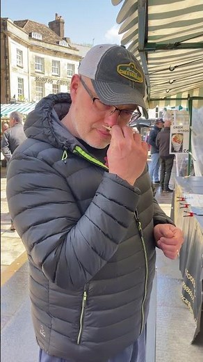 Tasting Unpasteurised Sheep Cheese At Cirencester Market - Village Maid - Wigmore