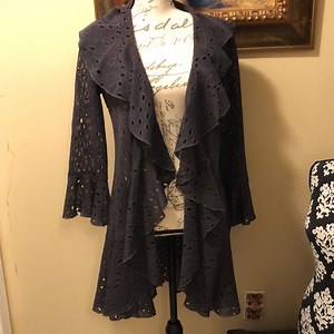 🩶Bohemian eyelet & ruffle front to back hem lightweight knit duster jacket