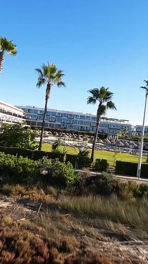 Modo férias: ON! Venha mergulhar na nossa piscina junto à Ria 🌴 🇬🇧 Vacation mode: ON! Come and take a dip in our pool by the Ria 🌴 #APHotelsResorts #APCabanasBeachAndNature #Tavira #Algarve #Portugal #VisitAlgarve #Pool #RiaFormosa | AP Cabanas Beach & Nature