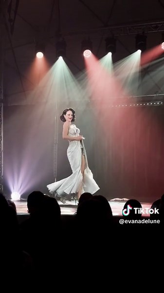 Burlesque Tease: The Art of Seduction