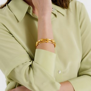 Wear it for "bees-ness" or casual, the Julie Vos bee bangle is one of our spring and summer favorites! | Penelope