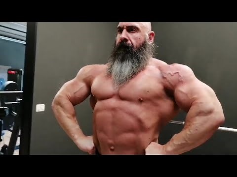 Italian massive bodybuilder Enrico Magnani - Muscle checking 118kg/260lb