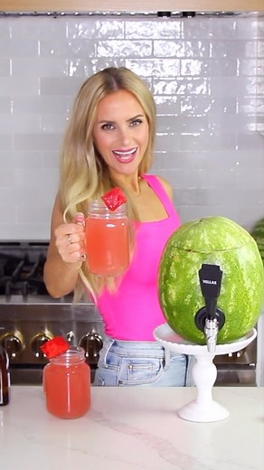 🍉 WATERMELON KEG: LlNK in my BlO or C0MMENT if you want me to DM you the LlNK to the recipe and watermelon tap on Amazon! The coolest summer hack, tapping a watermelon and turning it into a keg! Fill it with water, lemonade, my watermelon juice, or even make a watermelon margarita or mojito for adults! It’s the perfect addition to any summer gathering and a total show stopper. ✨ SHARE with a mom and FOLLOW @thelindsayann for more KID SNACKS & MOM HACKS!✨ . . . #viralrecipes #watermelonhack #3in