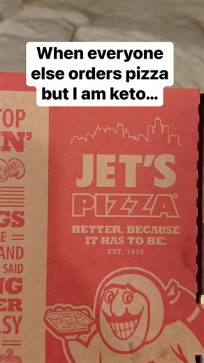 🍕Keto Tortilla pizza! If you aren’t a fan of Crustless pizza or don’t have time to make a chaffle for crust or my homemade fathead dough, grab a tortilla and you can have a slice of pizza in no time! This was after our deep sea fishing trip. I fell asleep before dinner because I was wiped out and I woke to my family eating pizza. My amazing momma had ordered pizza for everyone and a cauliflower crust pizza trying to make sure hubby and I had dinner and something to eat too. She is the BEST! Unf