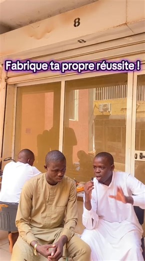 Arrête d’attendre les bureaux climatisés, crée ton propre chemin ! Chaque idée compte, chaque pas avance Univers center nous formons des champions La nouvelle session en réparation de téléphone débute ce 03 décembre 2025 Tel:98303890/70323264 Lieux : Darsalam et Dan gao | Univers center