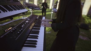 Thanks to Gioli & Assia for featuring the Jerome Isma-Ae remix of Will Atkinson's 'Pipe Dream' in their Sunrise at the Temple of Segestra, Sicily set 🖤 https://blackhole.lnk.to/pipedreamrmx 📹 Giolì & Assia - #DiesisLive @Sunrise at the Temple of Segesta, Sicily | Black Hole Recordings