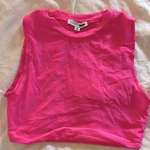 Fashion Nova Crop top Hot Pink size SM