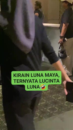 Perempuan Ini Mengira Ketemu Luna Maya, Ternyata Salah Orang😂 #LunaMaya #LucintaLuna #RajaUploader | Raja Uploader