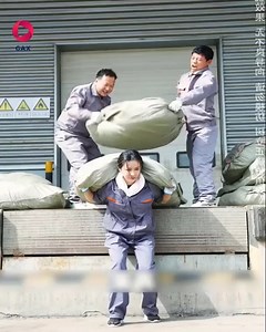 Cô gái vất vả bốc vác sống qua ngày thực chất lại là tiểu thư của người giàu nhất | Brent Carr