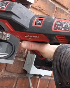 177K views · 1.6K reactions | Simplify Cable Cutting. Video Credit: @montrealsparky | Milwaukee Tool | Facebook