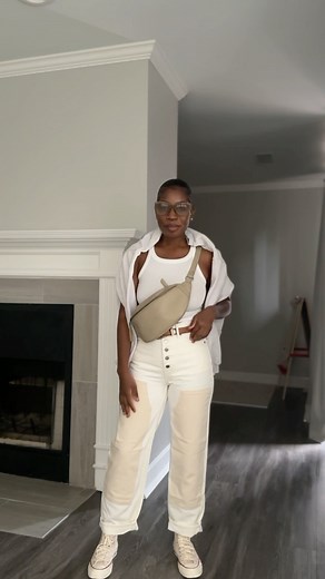 London is going to get her fist library card today 🥺 @everlane top and jeans @vacancysupply sweater @converse sneakers @soniquesaturdy glasses @wearemandrn bag @_jennybird earrings Mom style, casual outfit, what I wore | Locks and Trinkets