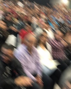 46K views · 3.8K reactions | Mientras afuera unas 20 personas protestan contra nuestra conferencia, adentro tenemos más de 1000 personas muy contentas de escucharnos. Quedaron sin entrar unas 400 personas por razones de capacidad; pedimos disculpas a todos ellos, y prometemos volver pronto a esta hermosa ciudad. | Agustín Laje | Facebook