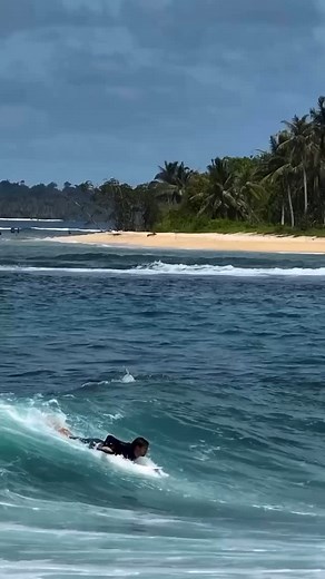 Fun in the Mentawais 🏝️ @camrichards and @cisurfboards 🎥 @ryzphoto | Village Surf Shoppe