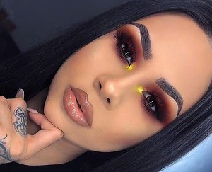 Make Your Nose Look Slimmer With These 3 Eye Makeup Tutorials | Herzindagi