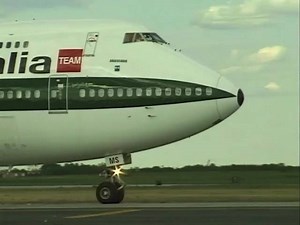 Alitalia 747-200 departs JFK in 2000! Awesome Airport Films at JUSTPLANES.COM #justplanes #alitalia #boeing #boeing747 #aviationporn #aviation #jfk #kjfk #jfkairport | Just Planes