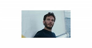 A La Dérive : qui est Sam Claflin ?