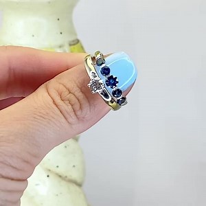 Anillo compromiso oro blanco con diamante Anillo matrimonio oro blanco con zafiros #diamantes #heredia | Galeria de Joyas Heredia