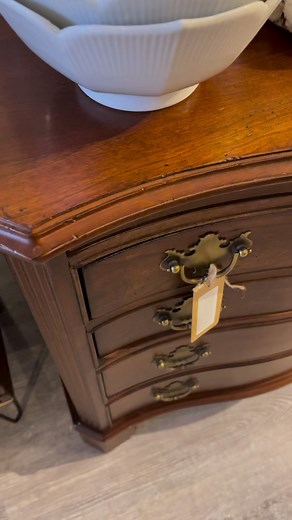 SALE!! This vintage Lexington dresser is in excellent original condition. It measures 32”w x 18”d x 30”h. We’re located at 15 Lexington Ave # 1 Gloucester, MA. | Shackteau Interiors