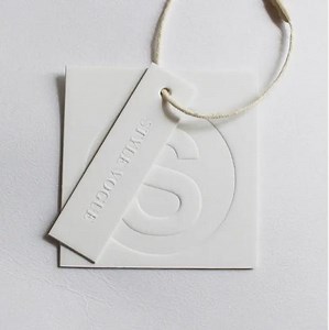 [Hot Item] Custom Printing Logo Plastic Clothing Wedding Dress Embossed T-Shirts Paper Hang Tags for Clothing