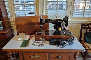 Singer 128 Sewing Machine With Bentwood Case 1948-53 - Etsy