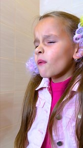 A Tutorial on How to Inflate a Giant Gum Balloon! 🤩🎈#funny #hack #gum | SMOL