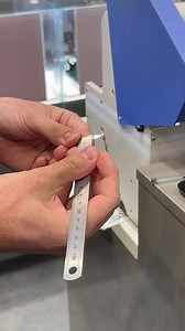 Et si vous lui offriez un bijou personnalisé ? Chez CLEOR, vous avez la possibilité de faire graver collier, bracelet, montre, bague, jonc... Rendez-vous dans l’un de nos magasins participants pour en profiter. ✨ | CLEOR