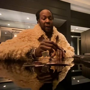 trap never closed, limited signed physical copies of my album. order yours in link in my bio | 2 Chainz