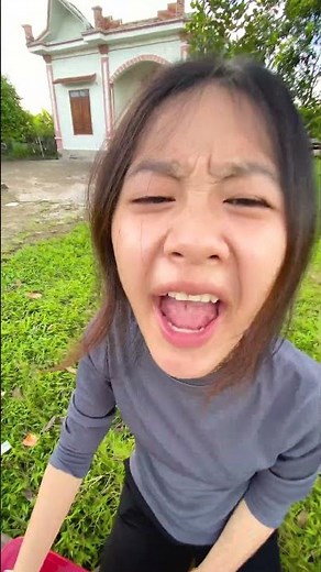 Hot-tempered friend serving hateful friend #shorts