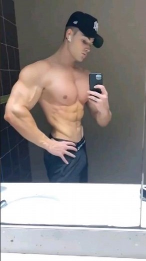 Carlton Loth💪🫠 #aesthetic #muscle #gym #bodybuilding #motivation