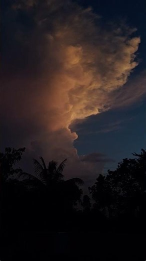 Happy Clouds ☺️ #cloudy #redclouds #cloudtimelapse #timelapse #visualsofasia #clouds