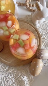 Easter Melon Punch Recipe ✨ If you’ve got friends popping over in less than ten minutes and needed a festive drink - this is it! Bright, easy and gone in minutes 🎉 Comment “melon” and I’ll send you the recipe or find it here https://homemadeheather.com/the-best-easter-punch-recipe/#recipe Ingredients you’ll need: Pineapple juice Orange juice Sprite or 7UP Cubed watermelon, cantaloupe and honeydew #easterrecipe #easterpunch #melonpunch | Homemade Heather