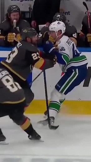 Hot potato pass it on! 🥔 | NHL