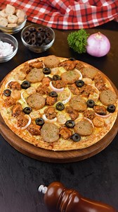 Max flavor, max chicken, max happiness – Chicken Maximus Pizza has it all.😋 | Ovenstory Pizza