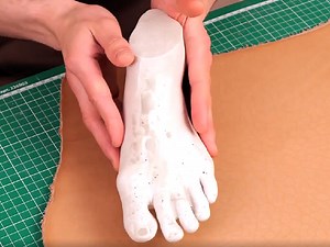 Ide sandal DIY yang bisa kamu coba di rumah! 🩴: | Kerajinan 5-Menit