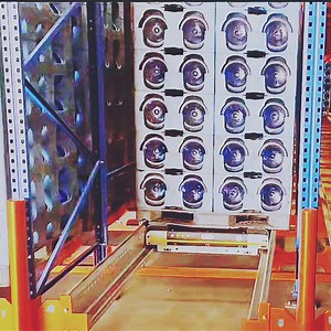 [Hot Item] Warehouse Compact Storage Pallet Rack Radio Remote Shuttle System