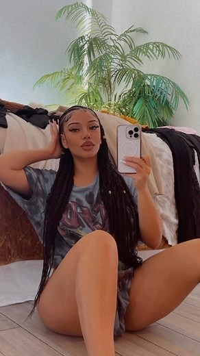 Natalie Tortelli on Instagram: "Guys don’t mind me im going to be extra annoying because I love my hair 😂🙃❤️ Hair by @ginnasantana_"