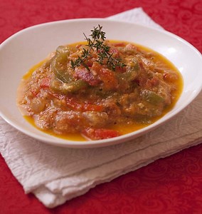 Piperade basque aux poivrons, tomates et oeufs - Recettes de cuisine Ôdélices