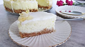 Niesamowicie delikatny sernik z mascarpone. Odkryj przepis na kremowy sernik, który rozpływa się w ustach. Niezapomniany smak na święta