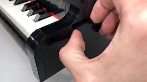 本物みたいにパーツが動く！ レゴでちっちゃいグランドピアノを作ってみた