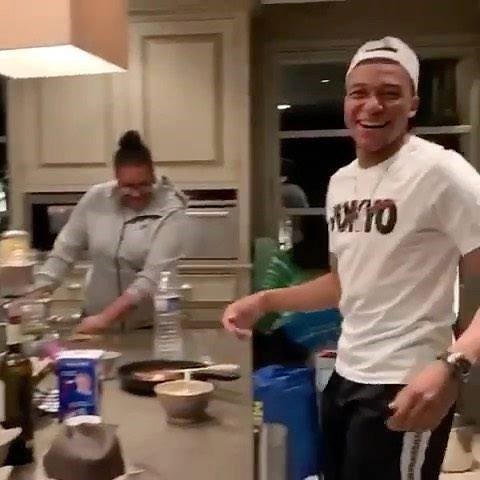 We 👀 you Kylian Mbappé 🏀 | FIBA