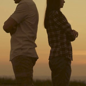 „Przez złośliwego teścia moje małżeństwo wisi na włosku. Jesteśmy małżeństwem tylko na papierze, widujemy się tylko od święta... ” | Piękniejszy świat | Facebook