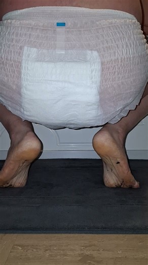 Pullup pooping rear view