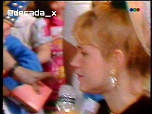1.2K views · 38 reactions | Hoje completam-se exatos 30 anos desde que a Xuxa estreou seu programa diário em rede Argentina, que por sua vez era retransmitido por outros 16 canais da América Latina e pela Univision nos EUA. Decidi então trazer um dos momentos mais gostosos que já vi deste programa. Muitas crianças foram encantadas pela Xuxa mas poucas tiveram essa oportunidade do Federico em 1991. Confere no vídeo  #showdexuxa #xoudaxuxa #XuxaMeneghel | Década X | Facebook